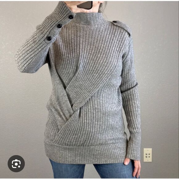Rag & Bone Gray Merino Wool Twist Front Shoulder Button Sweater sz M - Picture 3 of 12